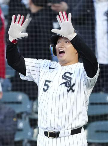 ホワイトソックスが集合写真公開！村上宗隆は最後列中央で笑み 快進撃のシーズンで「ムネがいてくれてよかった」「このチームを愛してる」ファン胸アツ