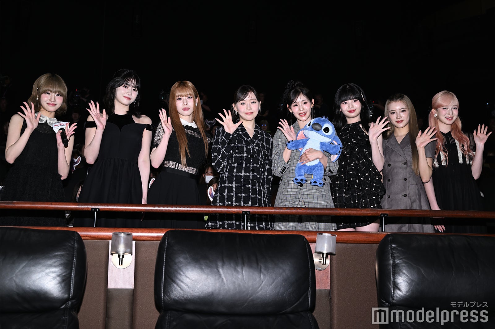 ME:I（左から）SHIZUKU（飯田栞月）、KOKONA（佐々木心菜）、AYANE（高見文寧）、KEIKO（清水恵子）、RAN（石井蘭）、RINON（村上璃杏）、MIU（櫻井美羽）、SUZU（山本すず）（C）モデルプレス