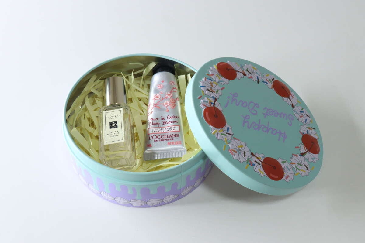 セリア　ギフト缶