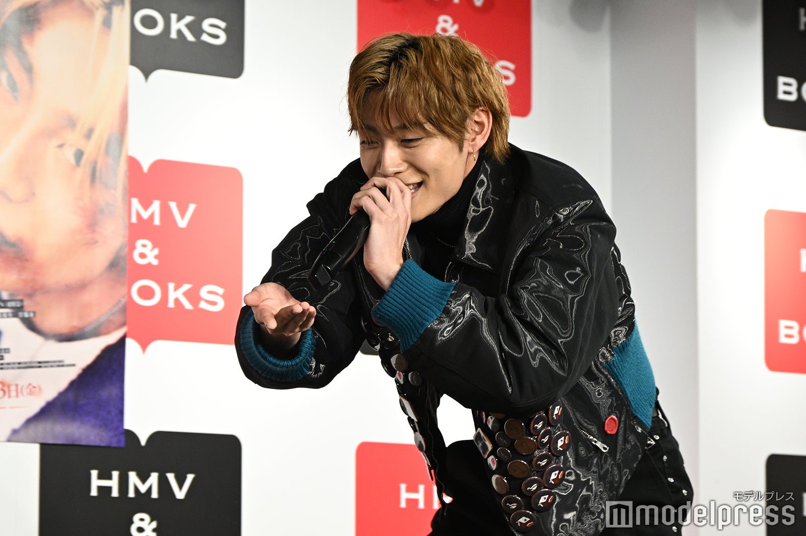 コウメ太夫のモノマネをする高松アロハ（C）モデルプレス