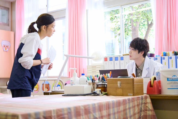 森川葵、松下洸平「放課後カルテ」第2話(C)日本テレビ