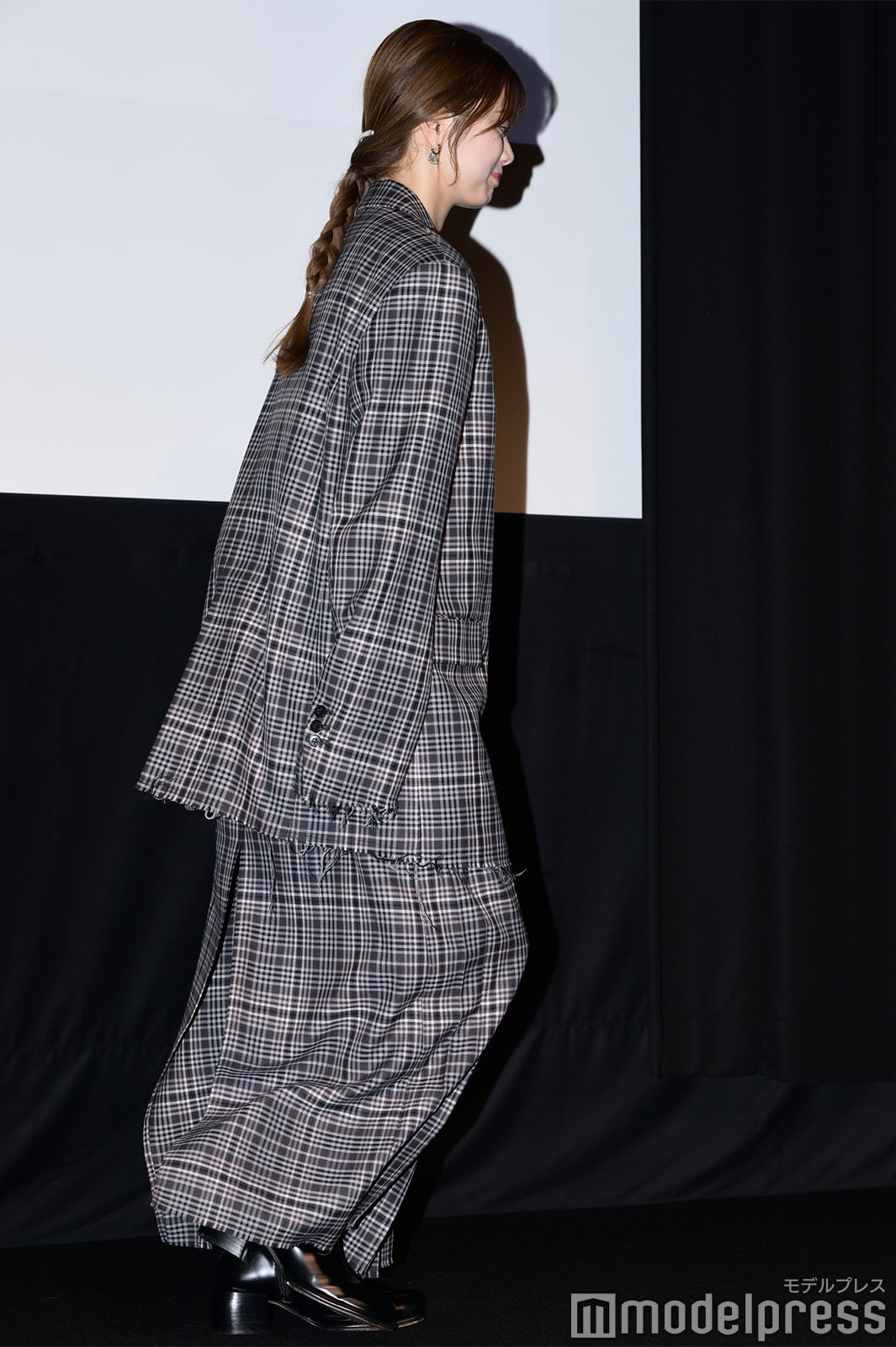 紺野彩夏（C）モデルプレス