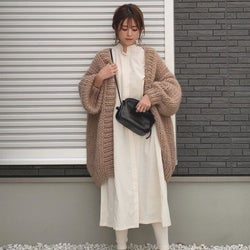 白シャツワンピ を冬もおしゃれに着回し すっきり爽やかな5つの重ね着アイデア モデルプレス