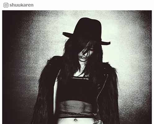 E-girls藤井萩花の腹筋が美しい 美ボディが憧れの的