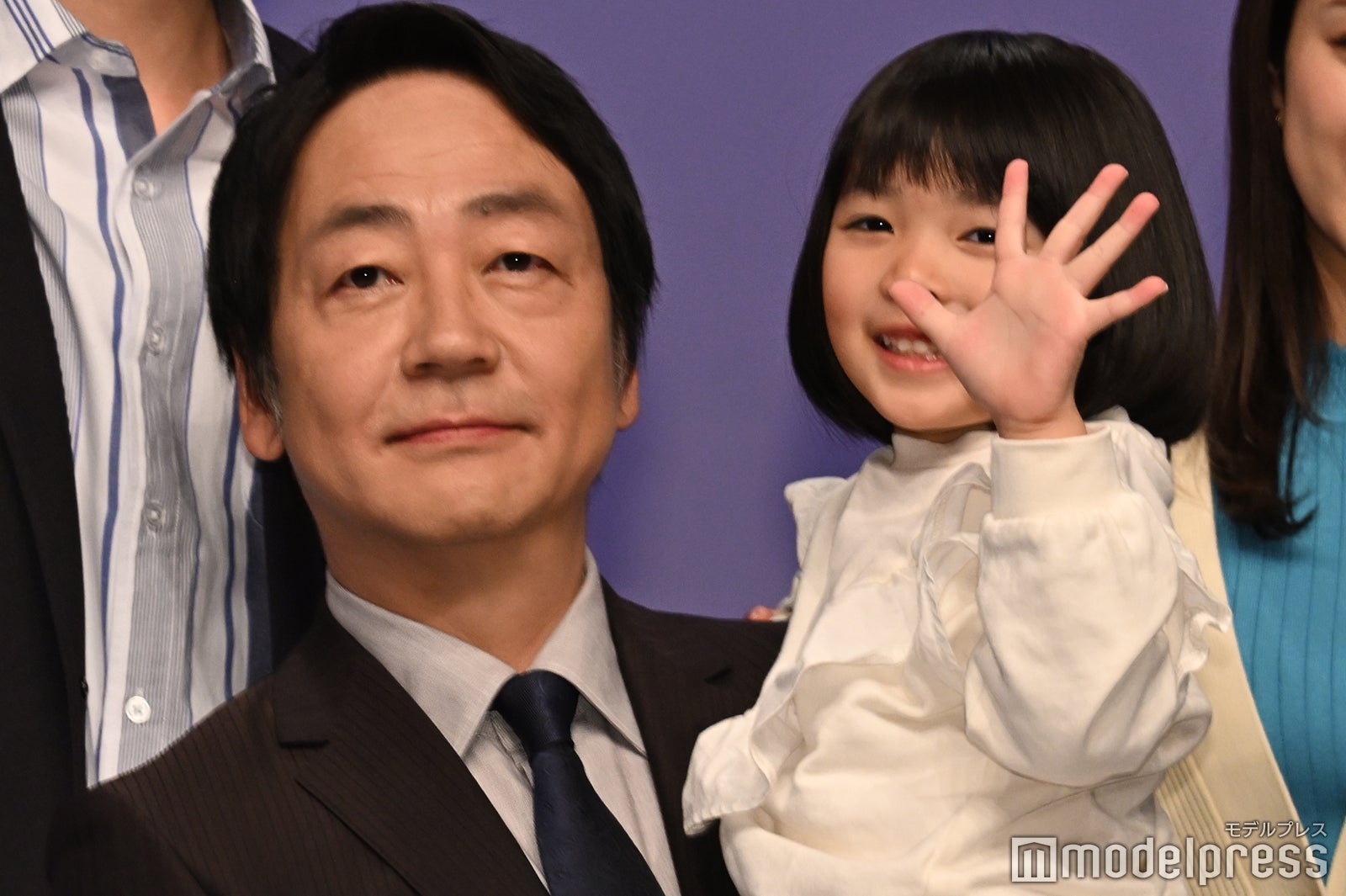 大森南朋、手を振る倉田瑛茉（C）モデルプレス