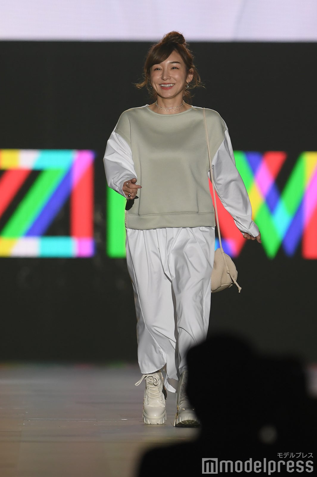 加護亜依（C）モデルプレス