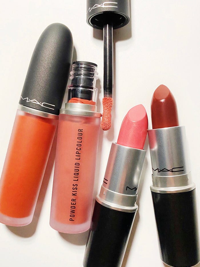 (画像左から)「パウダー キス リキッド リップカラー ソーリー ノット ソーリー」、「パウダー キス リキッド リップカラー マル イット オーバー」、「リップスティック ニッポン」、「リップスティック パラマウント」(画像提供:M・A・C)