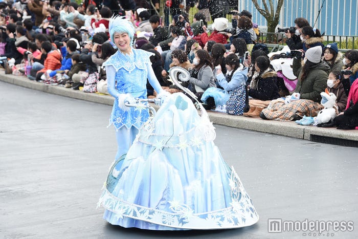 雪の精たち/「フローズンファンタジーパレード」(C)モデルプレス