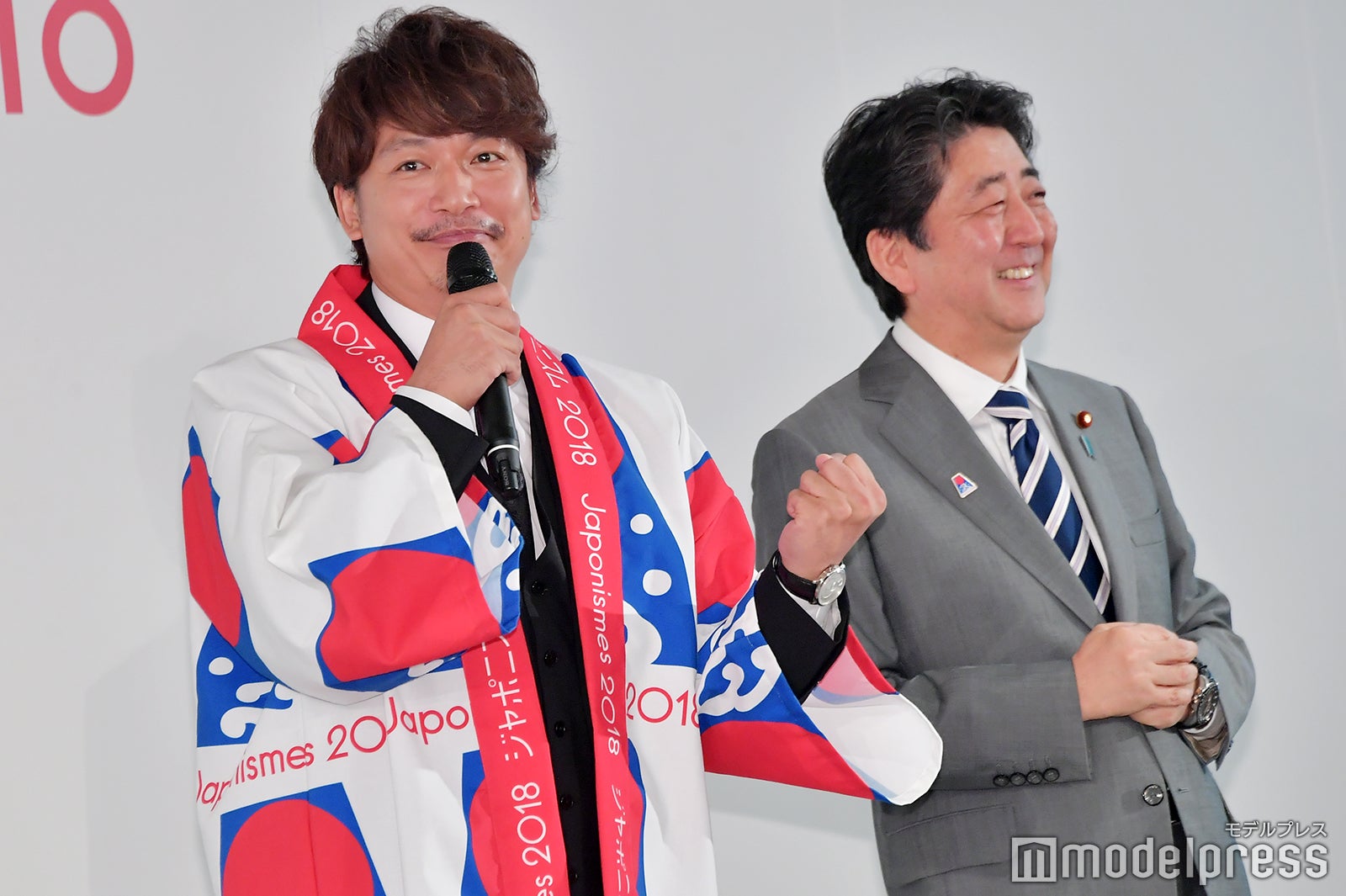 香取慎吾、安倍首相（C）モデルプレス