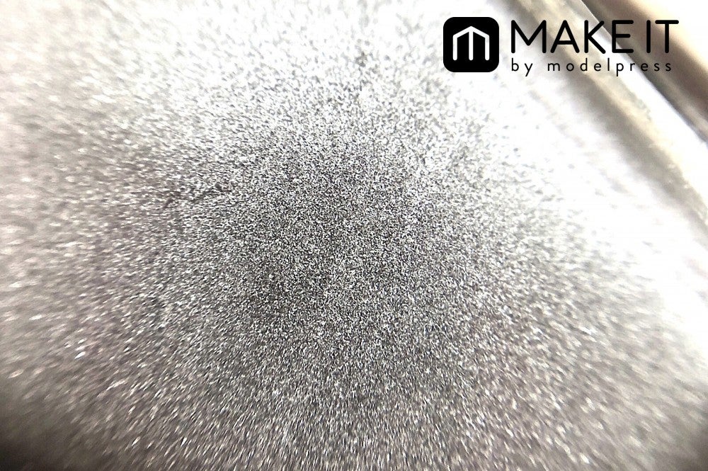 Amplitude／コンスピキュアス ネイルカラー／17 ガンメタリックグレー (C)メイクイット