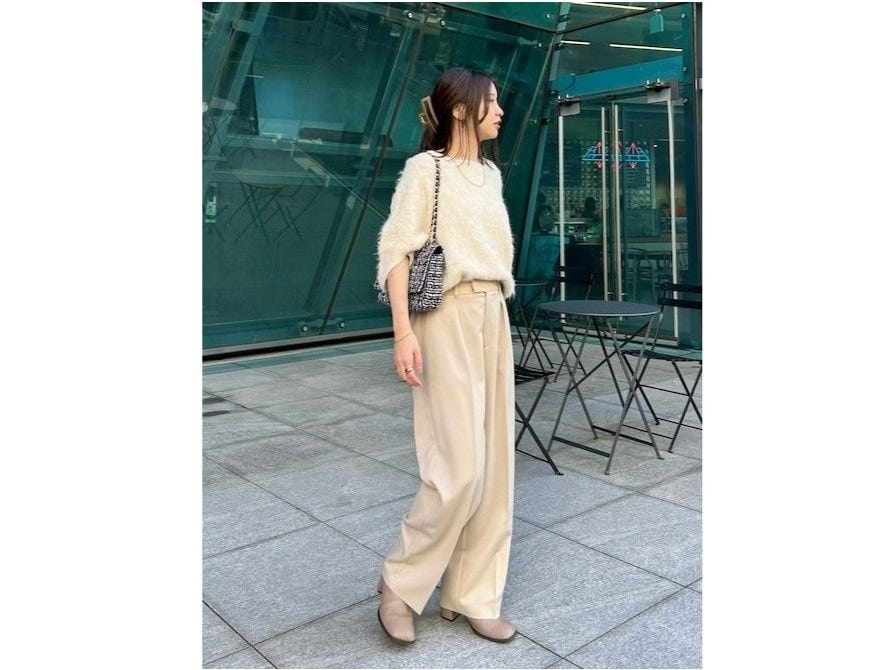 【OKコーデ】トレンドのシャギーニットなど素材でメリハリを　出典：WEAR