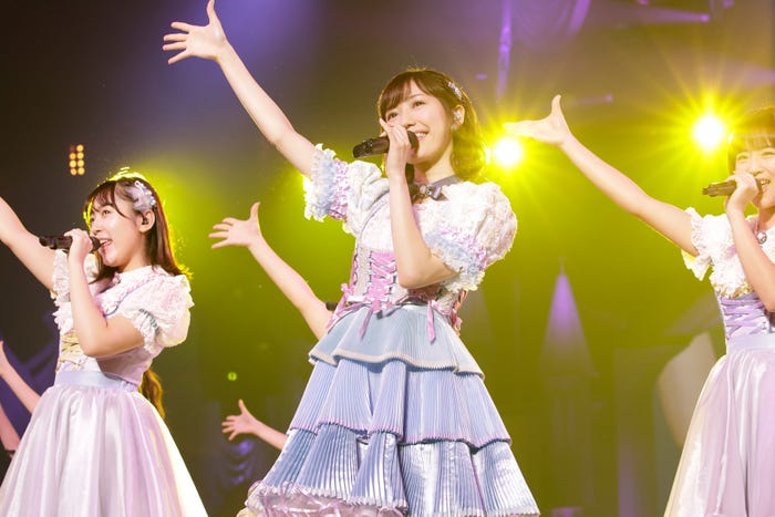 「渡辺麻友卒業コンサート~みんなの夢が叶いますように~」(C)AKS