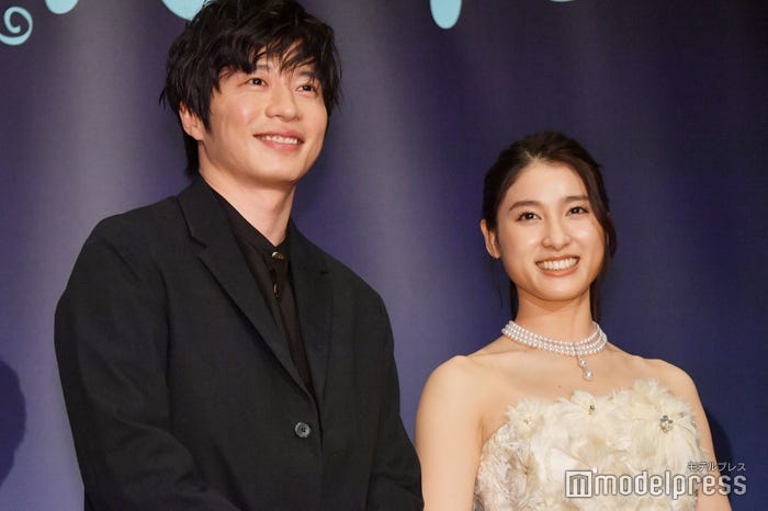 田中圭、土屋太鳳(C)モデルプレス