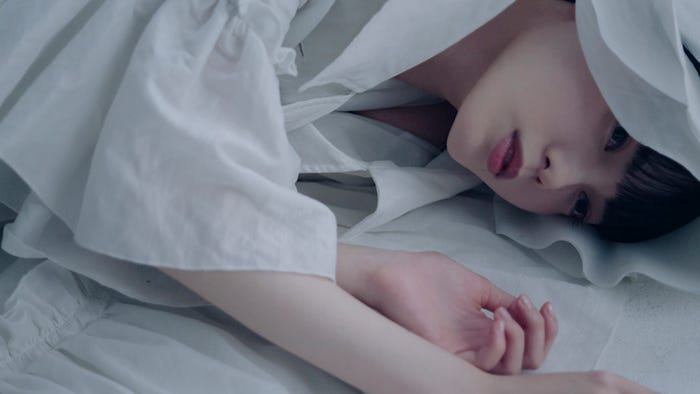 平手友梨奈/PARIS FASHION WEEK「ANREALAGE(アンリアレイジ) 2021S/S COLLECTION」(提供写真)