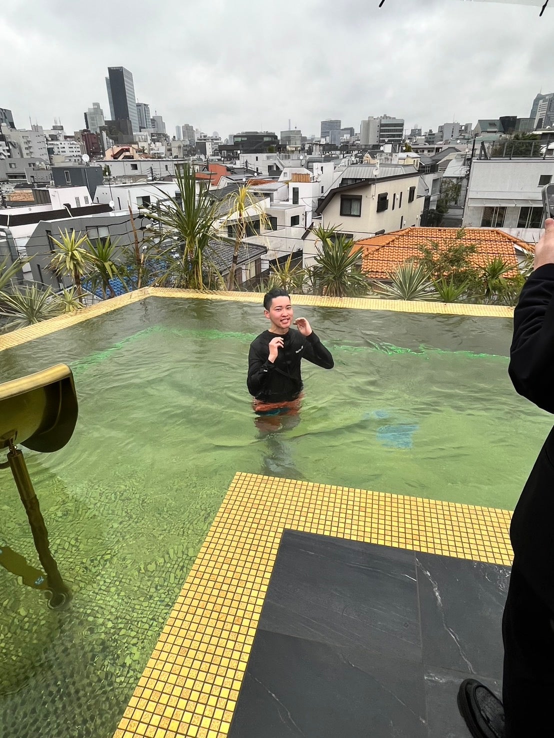 エクスコムグローバル株式会社入社式の様子（提供写真）