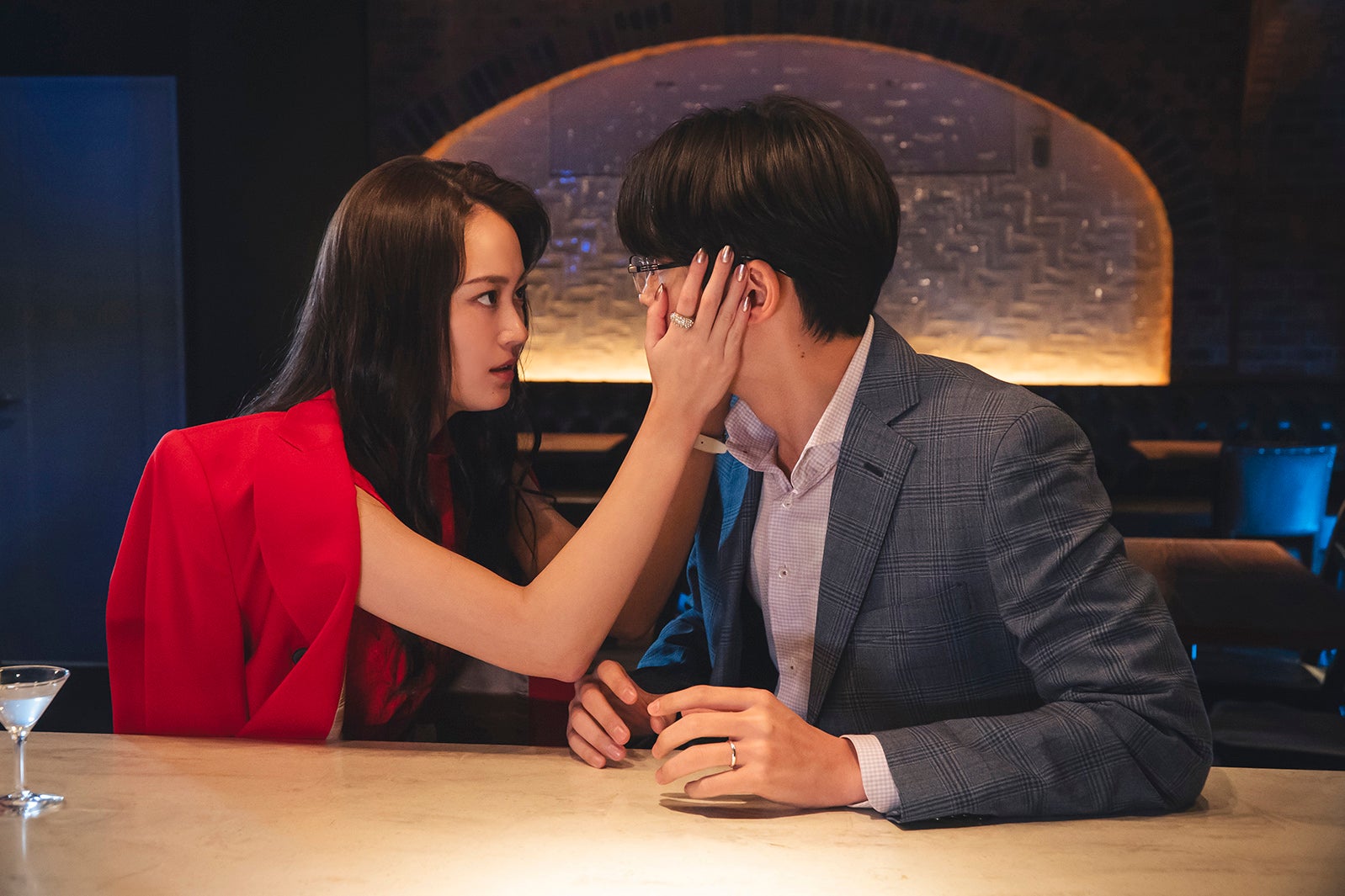 吉本実憂、沢村玲「子宮恋愛」第7話（C）ytv