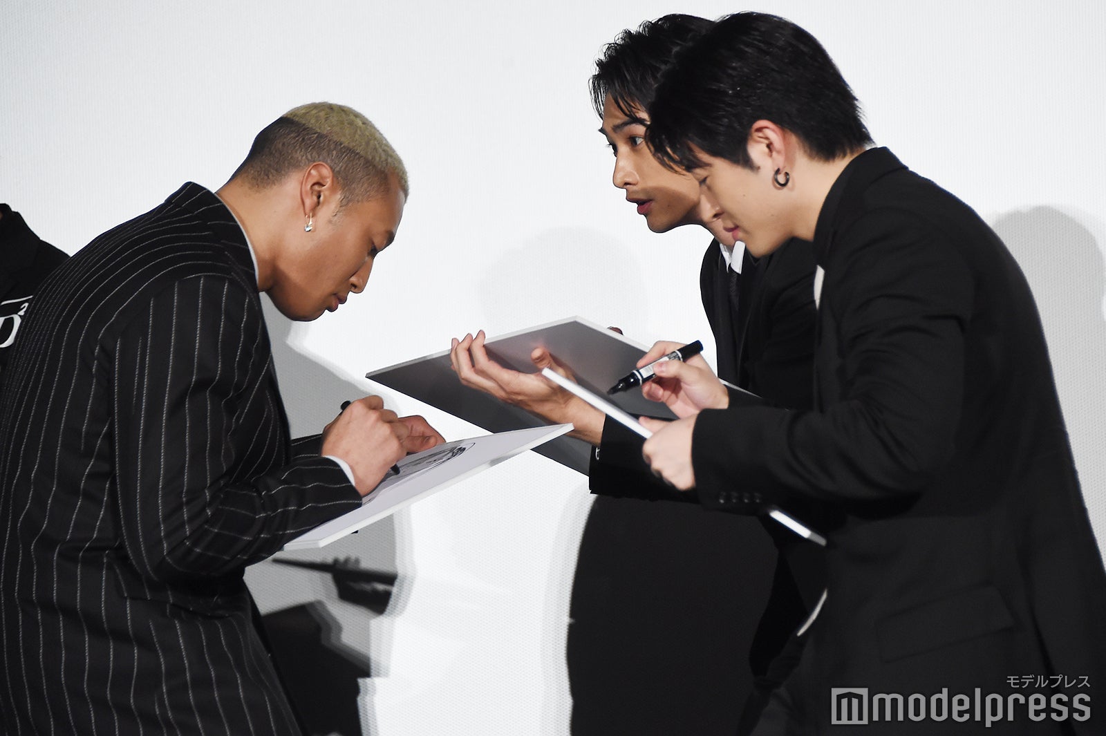 関口メンディー、町田啓太、佐野玲於 （C）モデルプレス