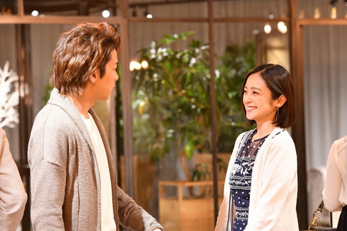 中村倫也、安達祐実/「初めて恋をした日に読む話」第6話より(C)TBS