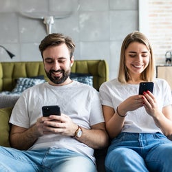 同棲カップル必見 家の中でのお互いのプライバシーの保ち方 モデルプレス