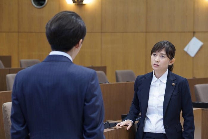 高橋一生、篠原涼子/「民衆の敵」最終話より(C)フジテレビ