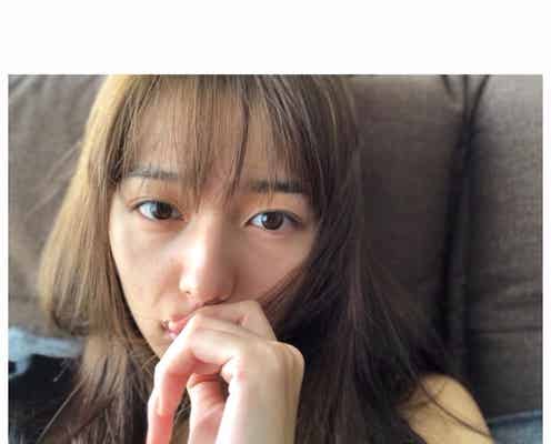 川口春奈、アンニュイなナチュラルショットに「すっぴん?」「抱きしめたくなる」と反響