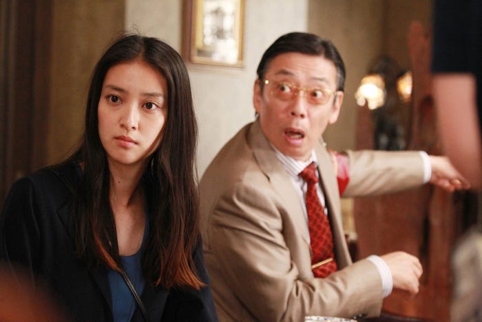 武井咲、生瀬勝久/「貴族探偵」第6話より(画像提供:フジテレビ)