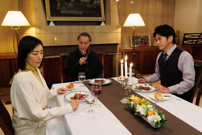 木村多江、北大路欣也、萩原聖人「厨房のありす」第2話より(C)日本テレビ