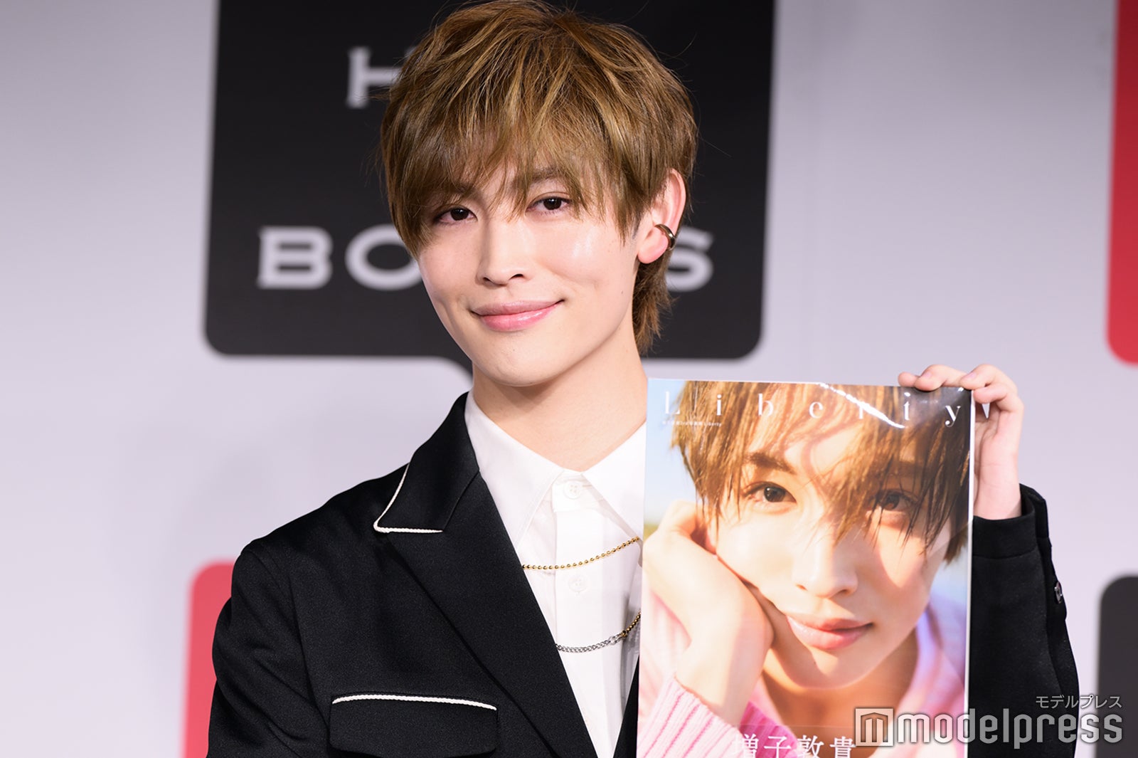 舞台千と千尋の神隠し　GENIC 増子敦貴　直筆サイン　お土産　シール 舞台『千と千尋の神隠し』上海公演！ 千秋楽まで駆け抜けました