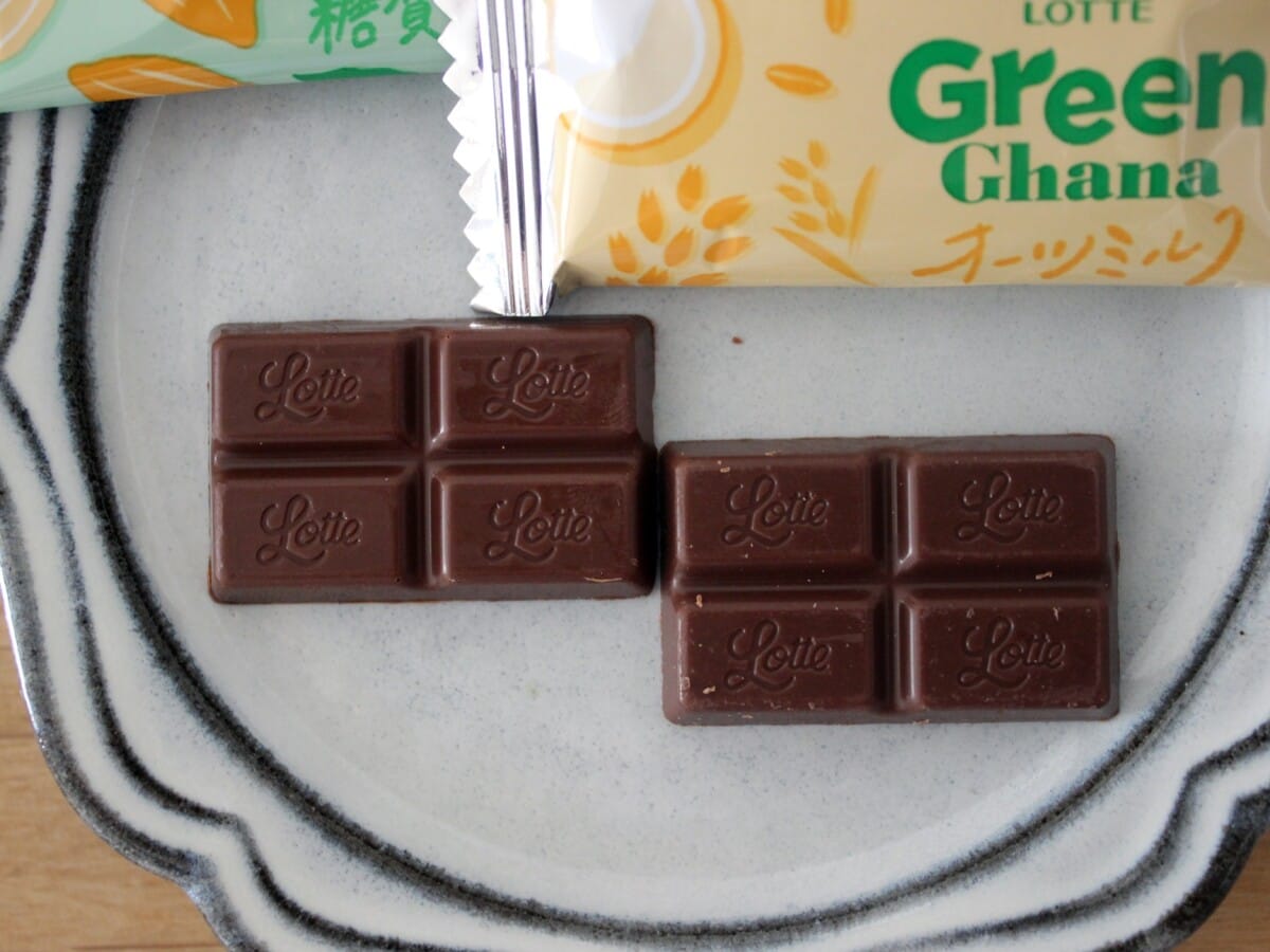 「糖質30％オフ」のほうが、口どけが少しオイリーで甘みを強く感じました