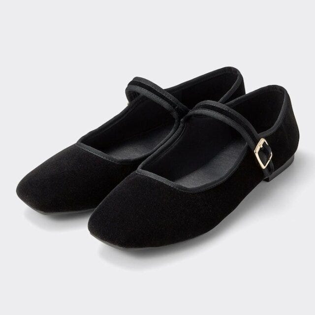 GU　新作　シューズ　フラットシューズ　トレンド