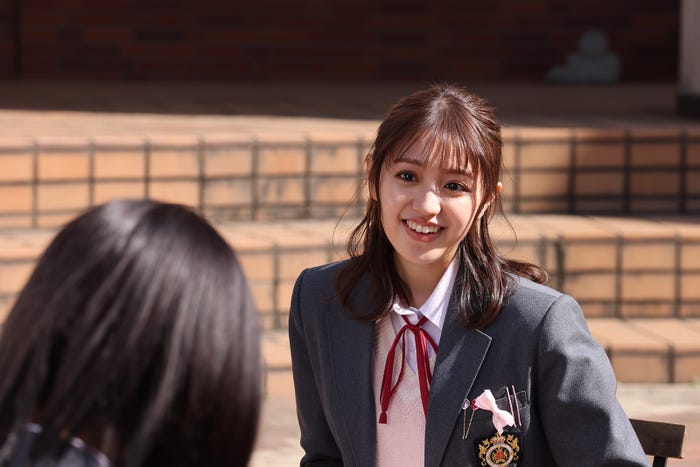 香音(C)椎葉ナナ/集英社・NTV・J Storm