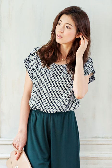 2type総柄ジョーゼットシフォントップス「Pierrot」1,296円(税込)/画像提供:Pierrot
