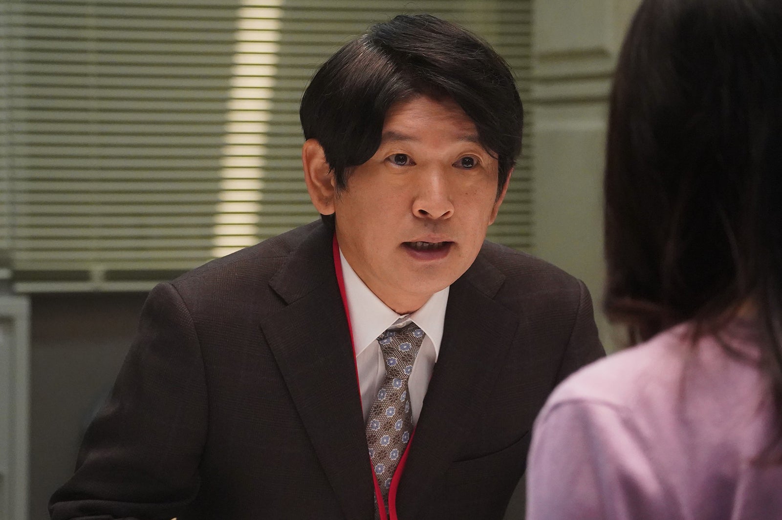 長谷川朝晴／「競争の番人」第1話より（C）フジテレビ