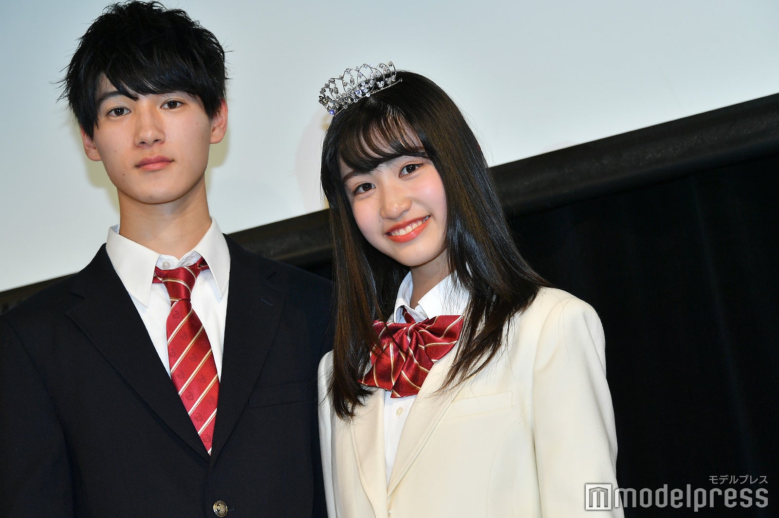 「第6回日本制服アワード」男子グランプリ・高橋璃央さん、女子グランプリ・山内寧々さん（C）モデルプレス
