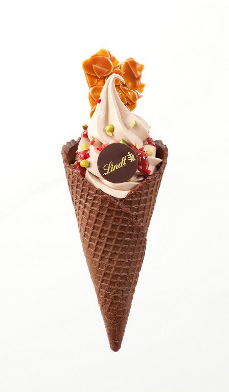 リンツ ソフトクリーム ショコラ フランボワーズ、ミルク￥750（税込）／画像提供：リンツ＆シュプルングリージャパン株式会社