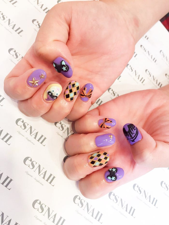 紫で不気味な雰囲気に/画像提供:esNAIL