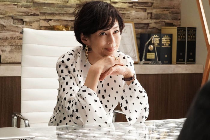 鈴木保奈美 「SUITS/スーツ」第2話より(C)フジテレビ