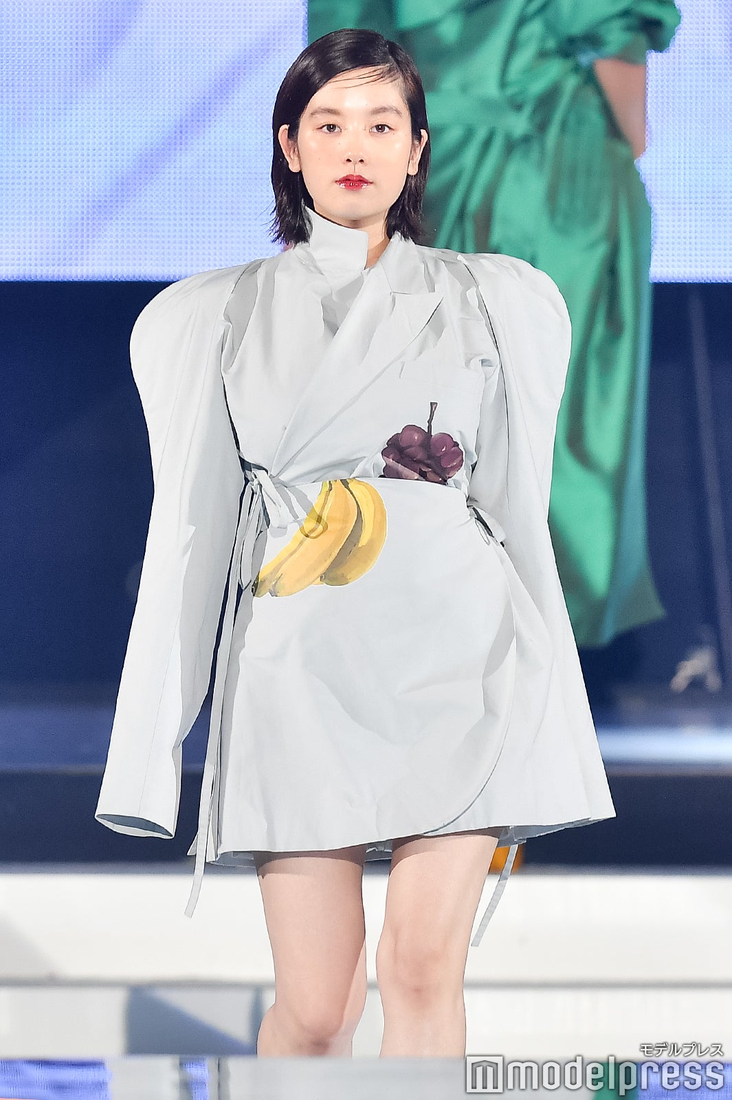 筧美和子、美脚披露 笑顔封印ランウェイ＜神コレ2018A／W＞