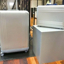 「ゼロハリバートン」、丸の内店を改装オープン 新モデル「Persuit」コレクションを先行発売