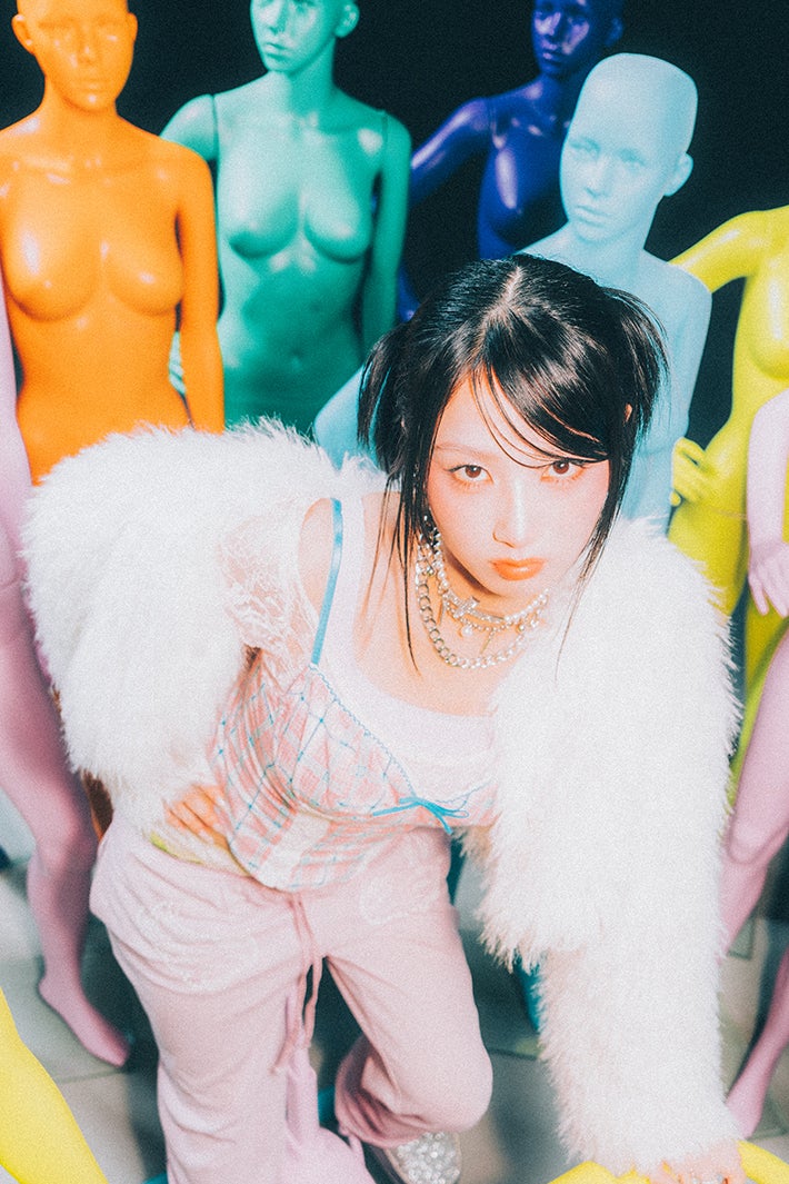 MOMOKA（C）NO LABEL MUSIC / Sony Music Labels Inc.