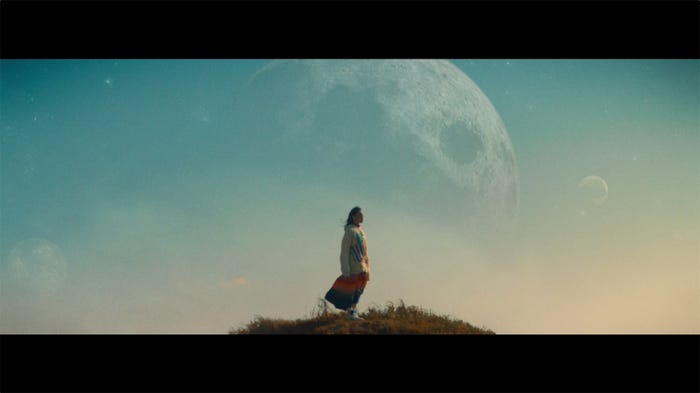 南沙良/ 「融解sink」MVより(提供写真)