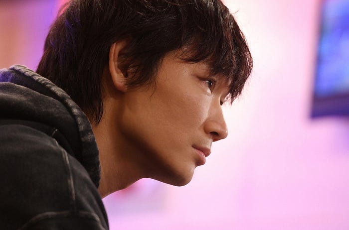 綾野剛/「MIU404」第5話より(C)TBS