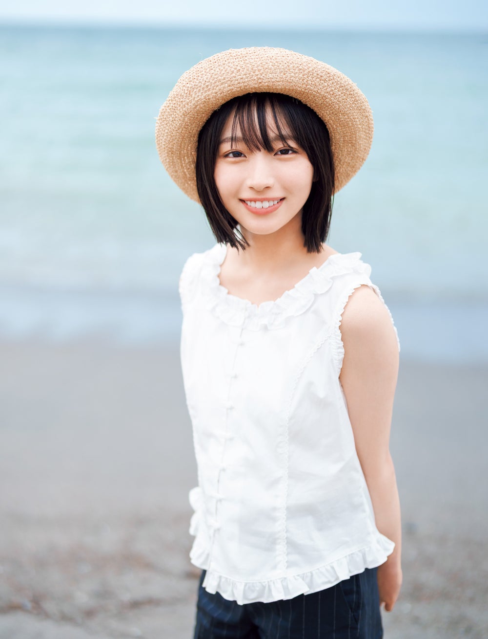 日向坂46五期生・大野愛実「週刊少年マガジン」登場 夏の魅力満載