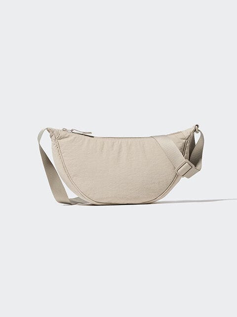 ユニクロ　ラウンドミニショルダーバッグ　BEIGE