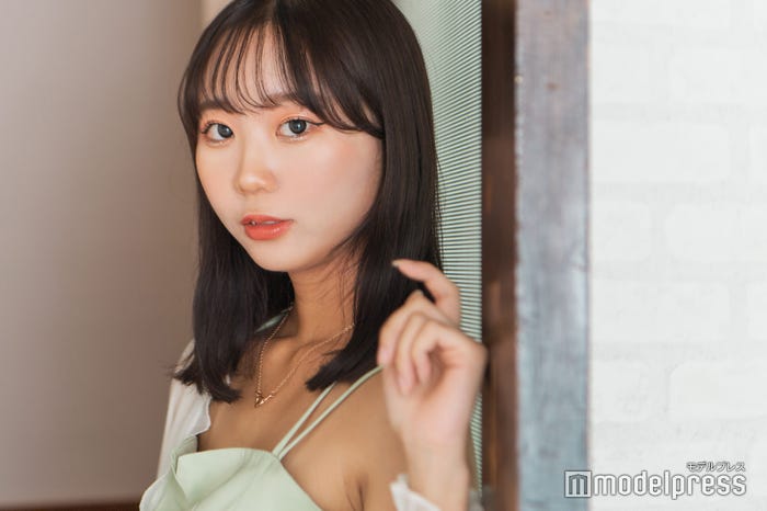 石本菜々子さん(C)モデルプレス