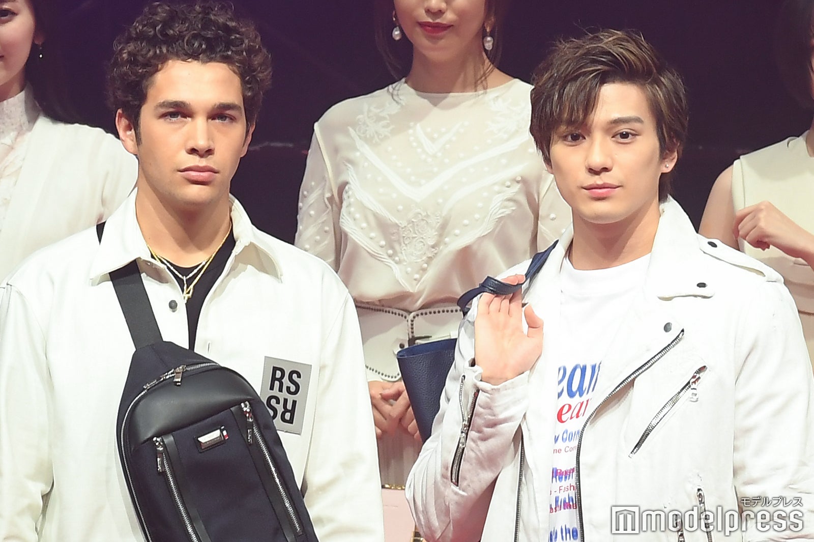 オースティン・マホーン、新田真剣佑（C）モデルプレス