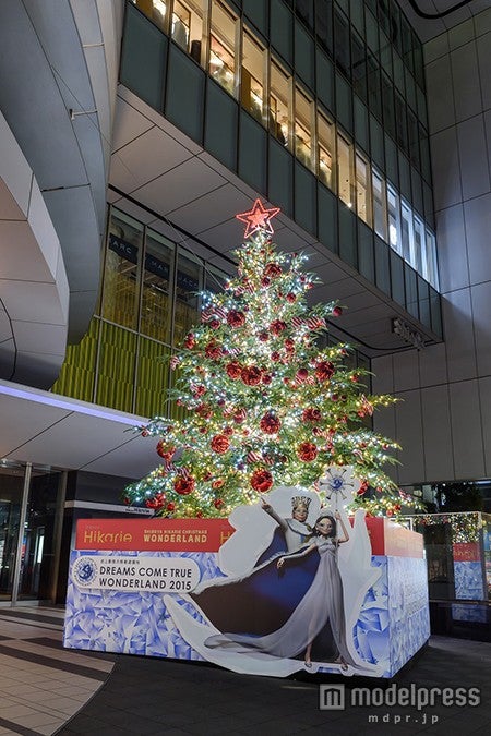 「渋谷ヒカリエ」クリスマスツリー