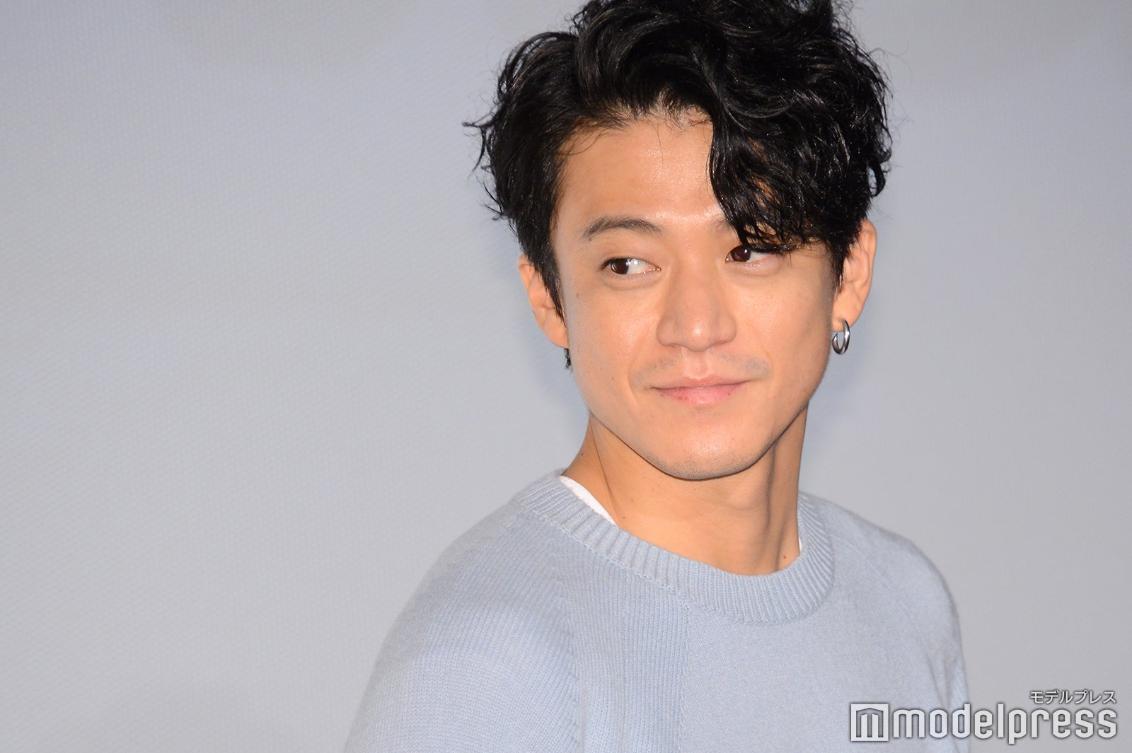 小栗旬、同級生＆先輩俳優の対応に驚き 誕生日サプライズ振り返る