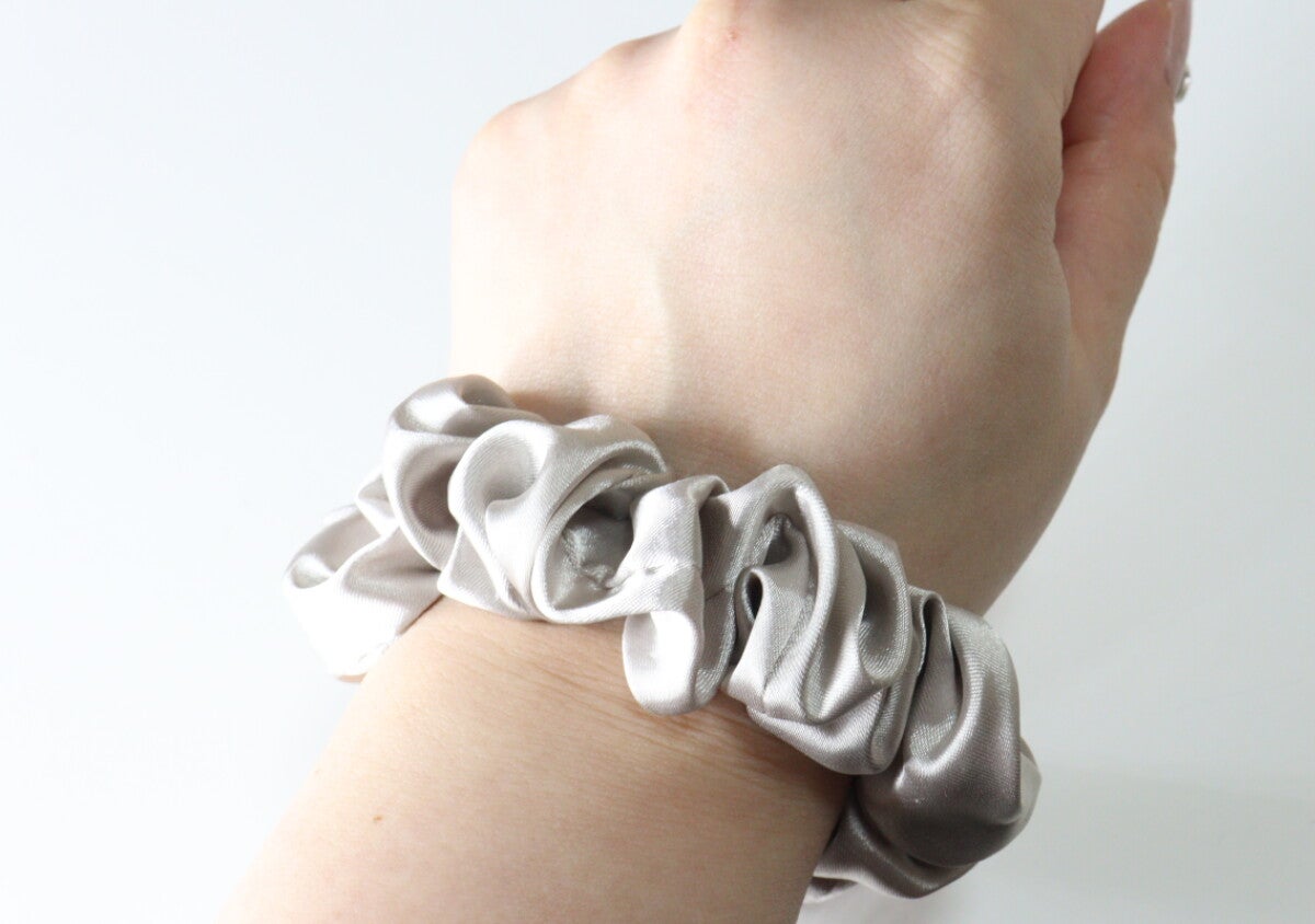 「手首につけっぱなし…から卒業します」アイディア光る100均シュシュ