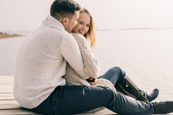 ハグの仕方で分かる彼の心理 4つ モデルプレス